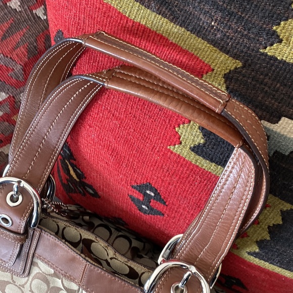 Coach Signature Satchel - Picture 4 of 14